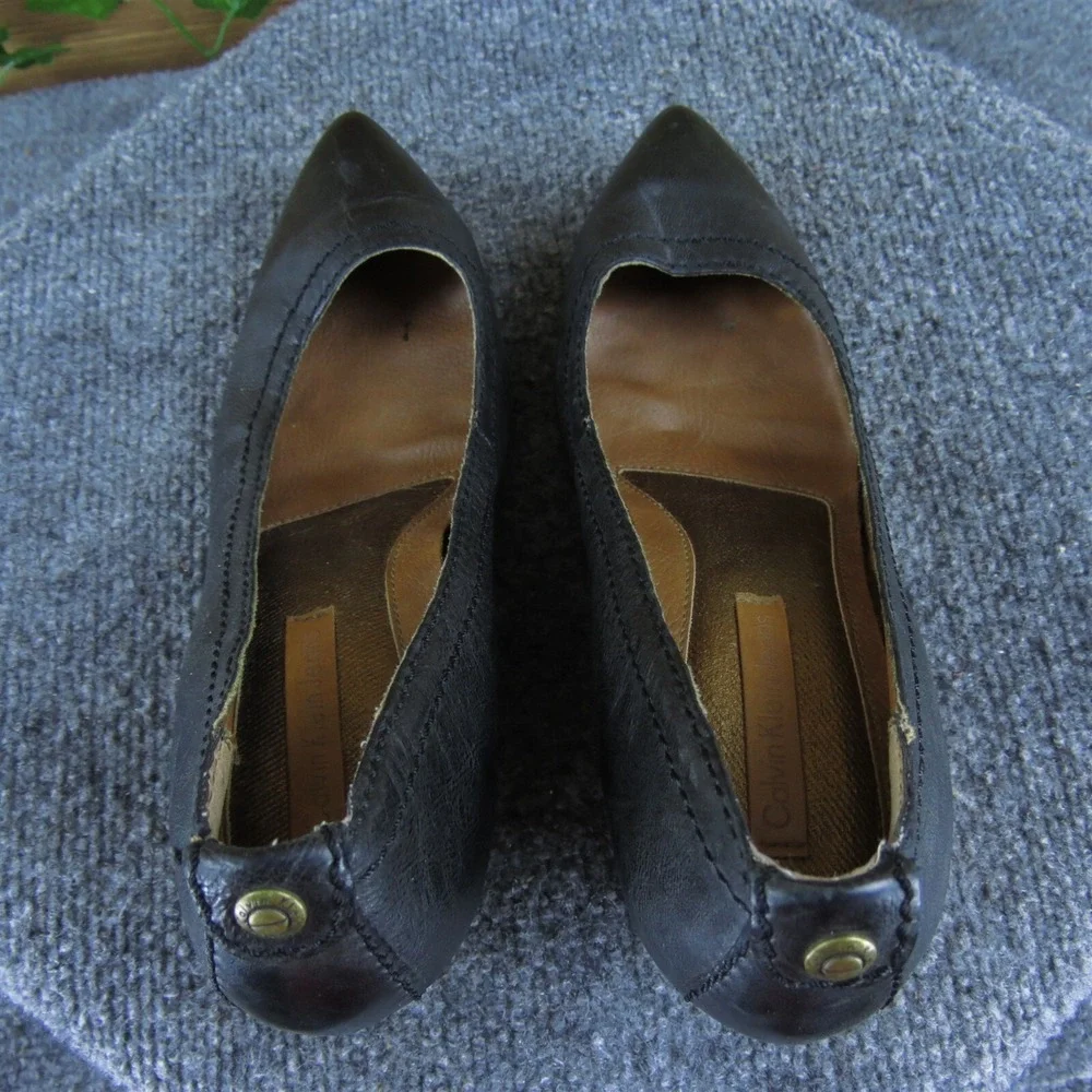 Calvin Klein Jeans‎ Women's Barbie Pump Black Leather Pump 8.5 Gently Used 2025
